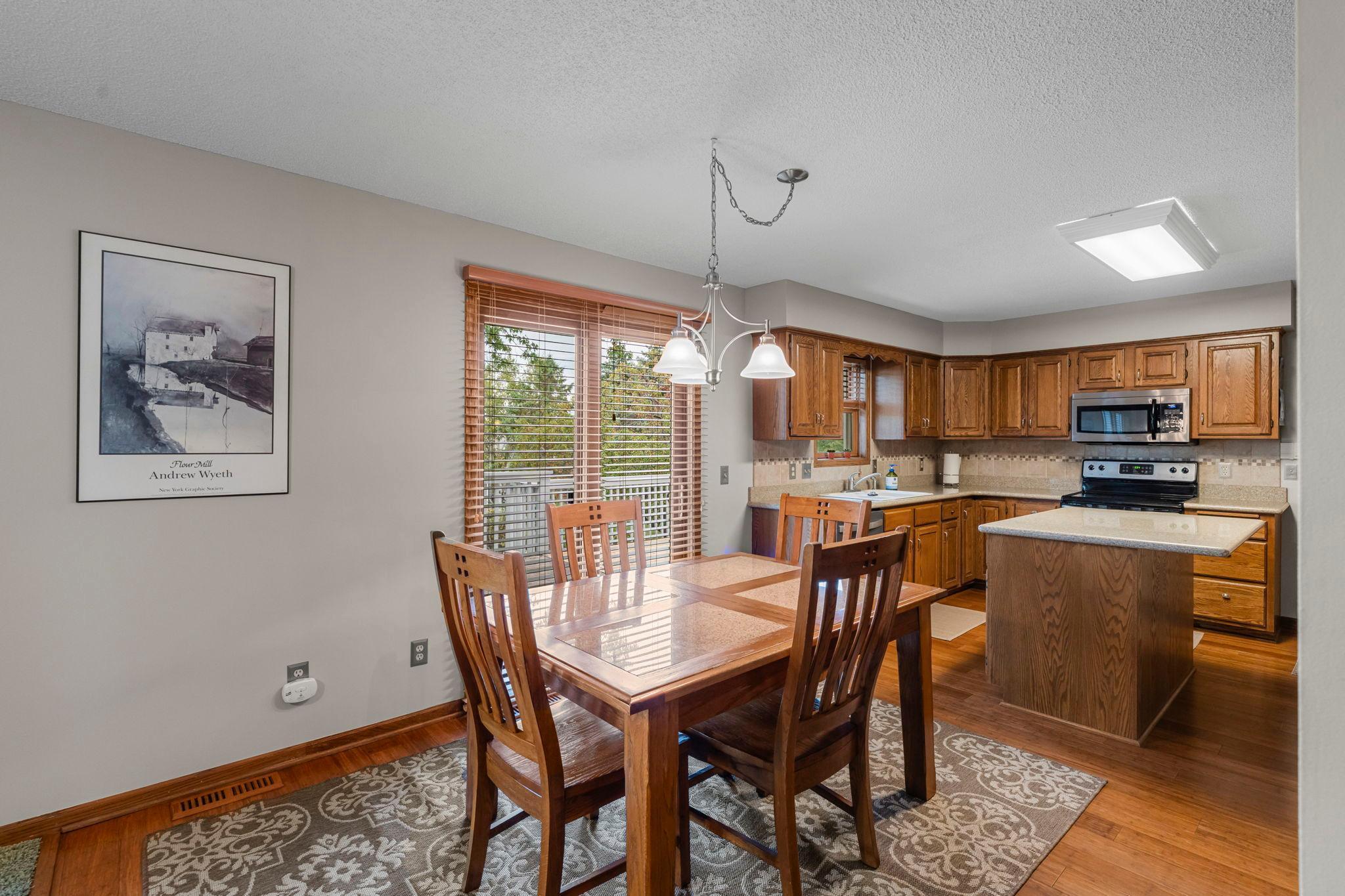 39-web-or-mls-13840 York Ave-176.jpg