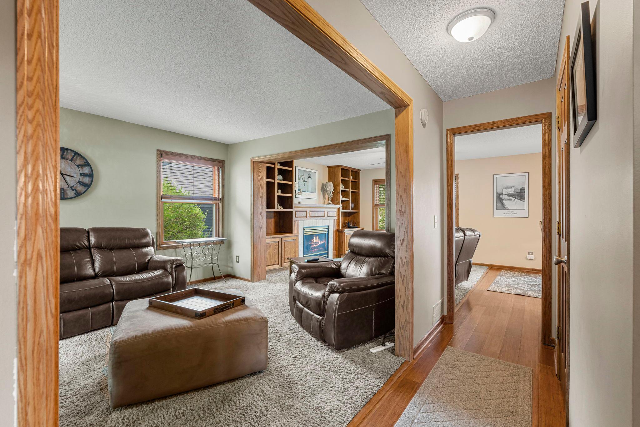 31-web-or-mls-13840 York Ave-114.jpg