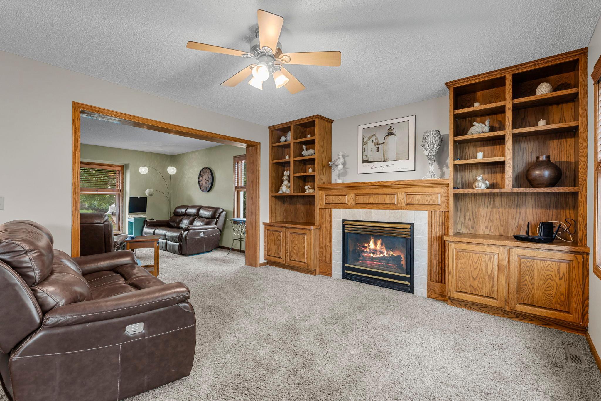 35-web-or-mls-13840 York Ave-129.jpg