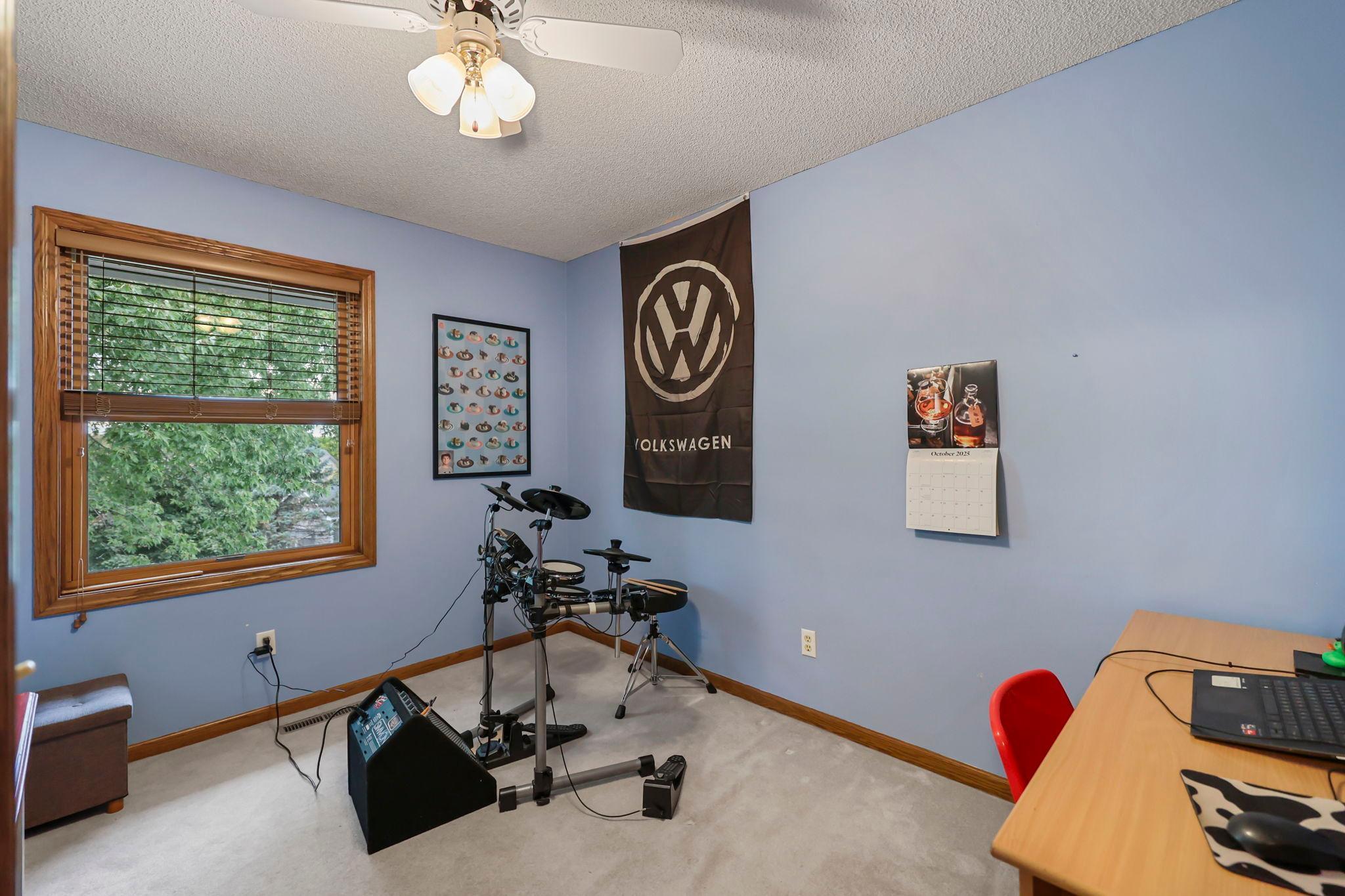 74-web-or-mls-13840 York Ave-238 (1).jpg