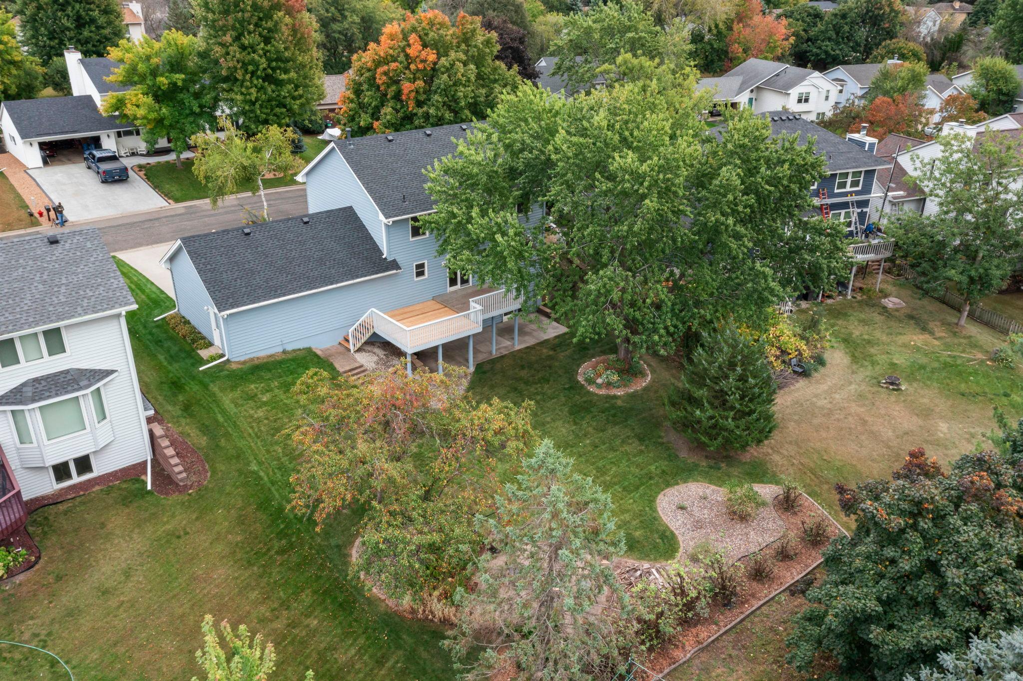 113-web-or-mls-13840 York Ave-19.jpg