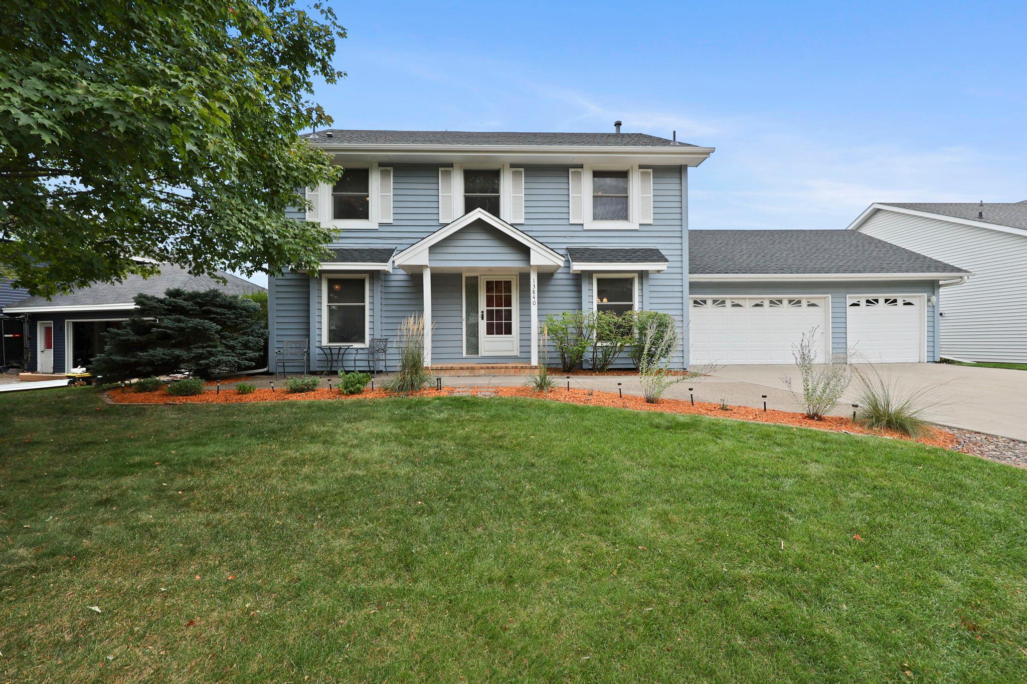 21-web-or-mls-13840 York Ave-58.jpg