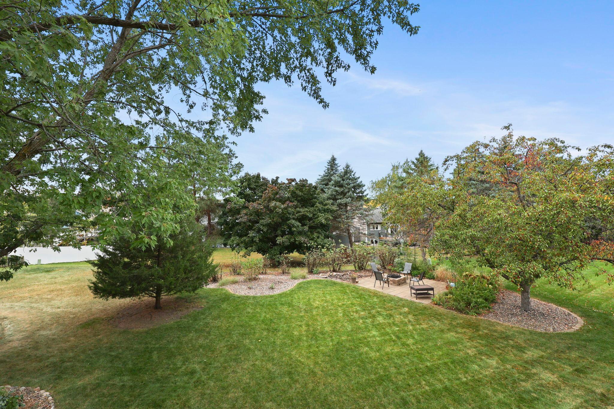 106-web-or-mls-13840 York Ave-85.jpg