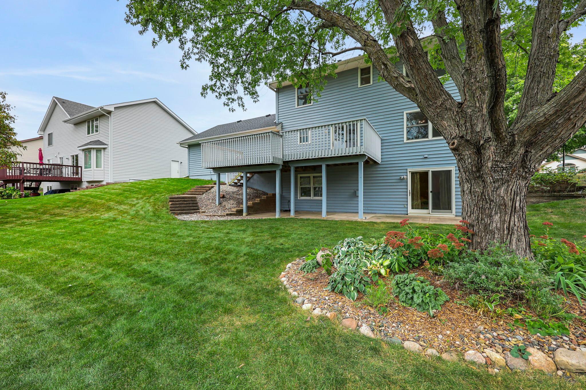 108-web-or-mls-13840 York Ave-72.jpg