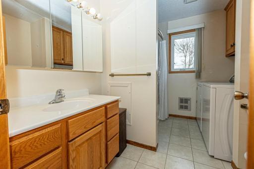 Main Floor Full Bath/Laundry