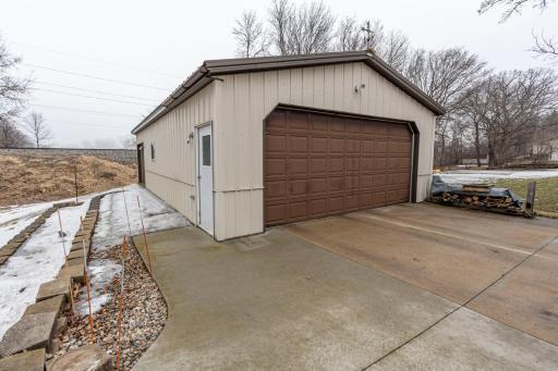 Oversized 2-stall Garage