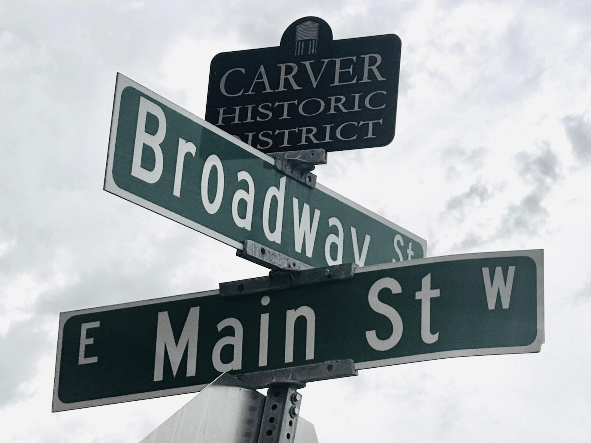 Just blocks to the Historic Downtown Carver