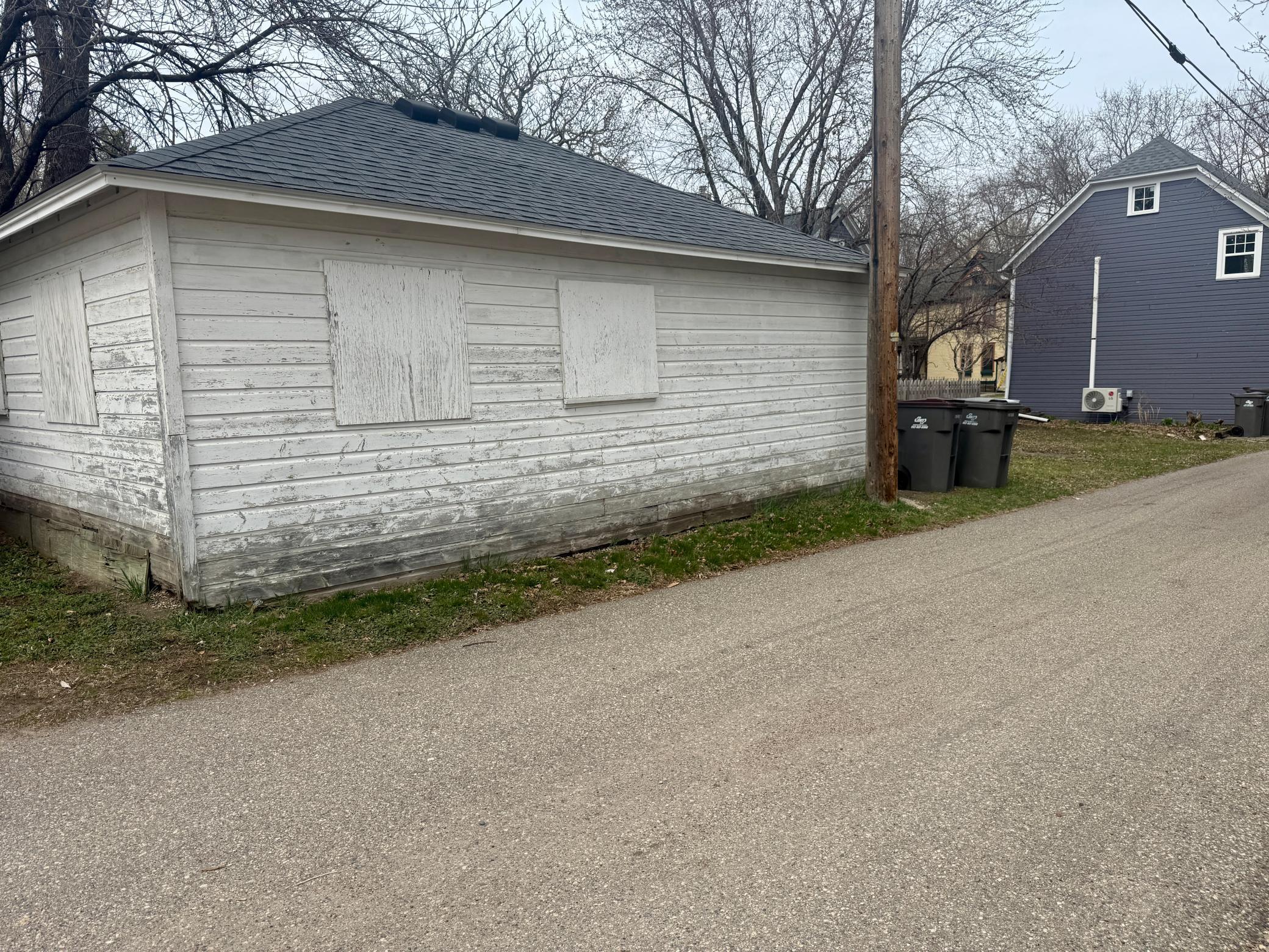Detached garage/storage/workshop
