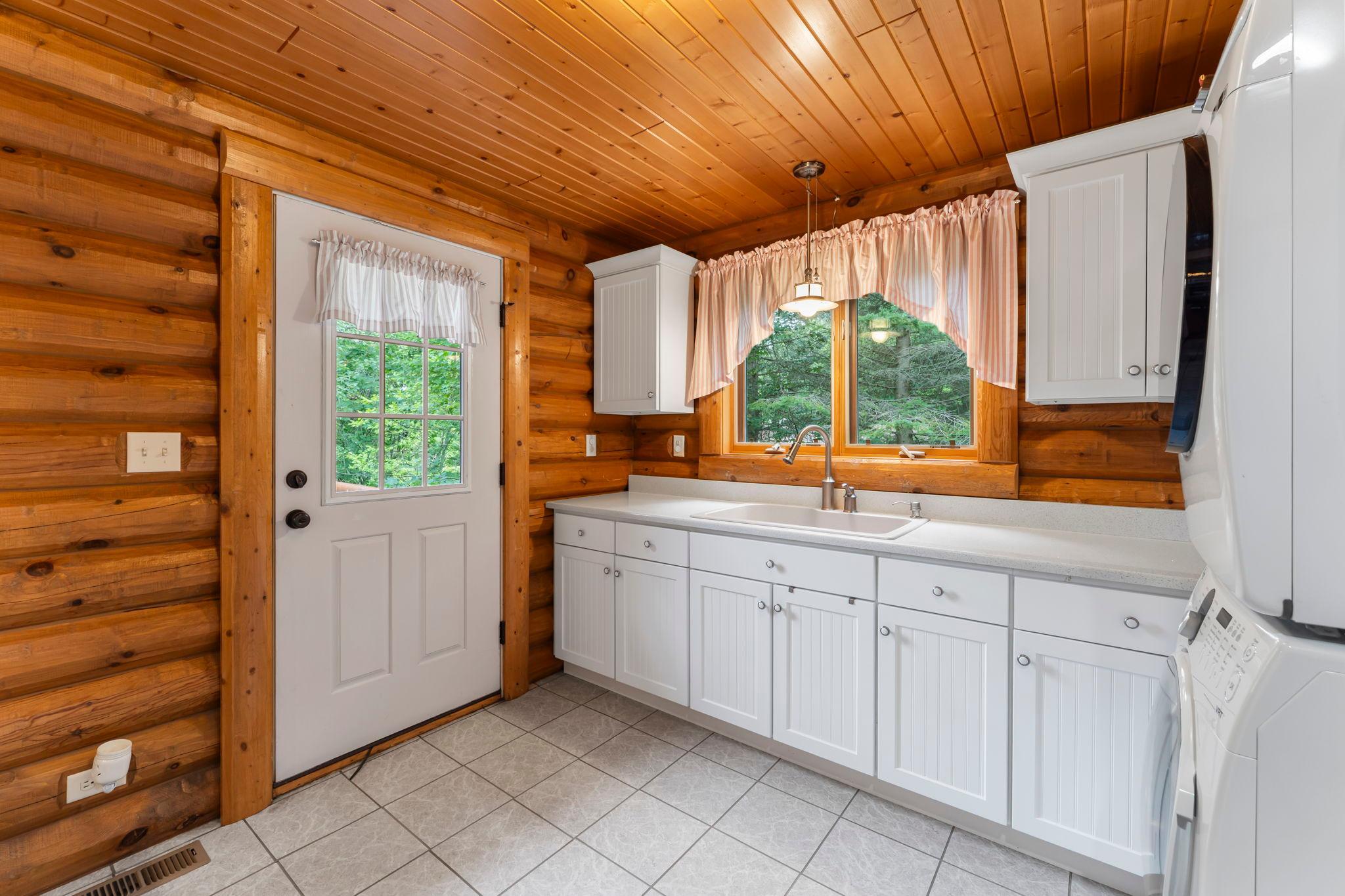 Main level laundry room