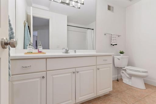 423 River Street, Minneapolis, MN 55401