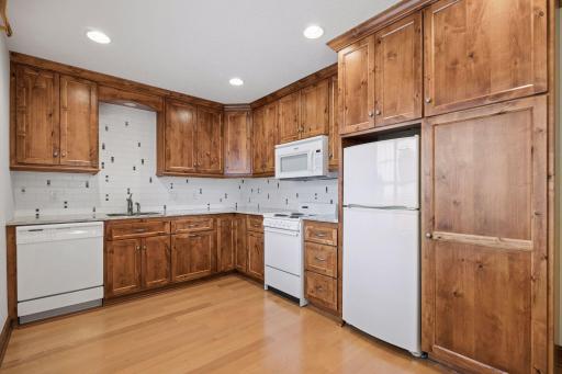 2490 Marshview Court, Victoria, MN 55386
