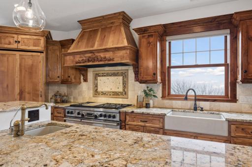 2490 Marshview Court, Victoria, MN 55386