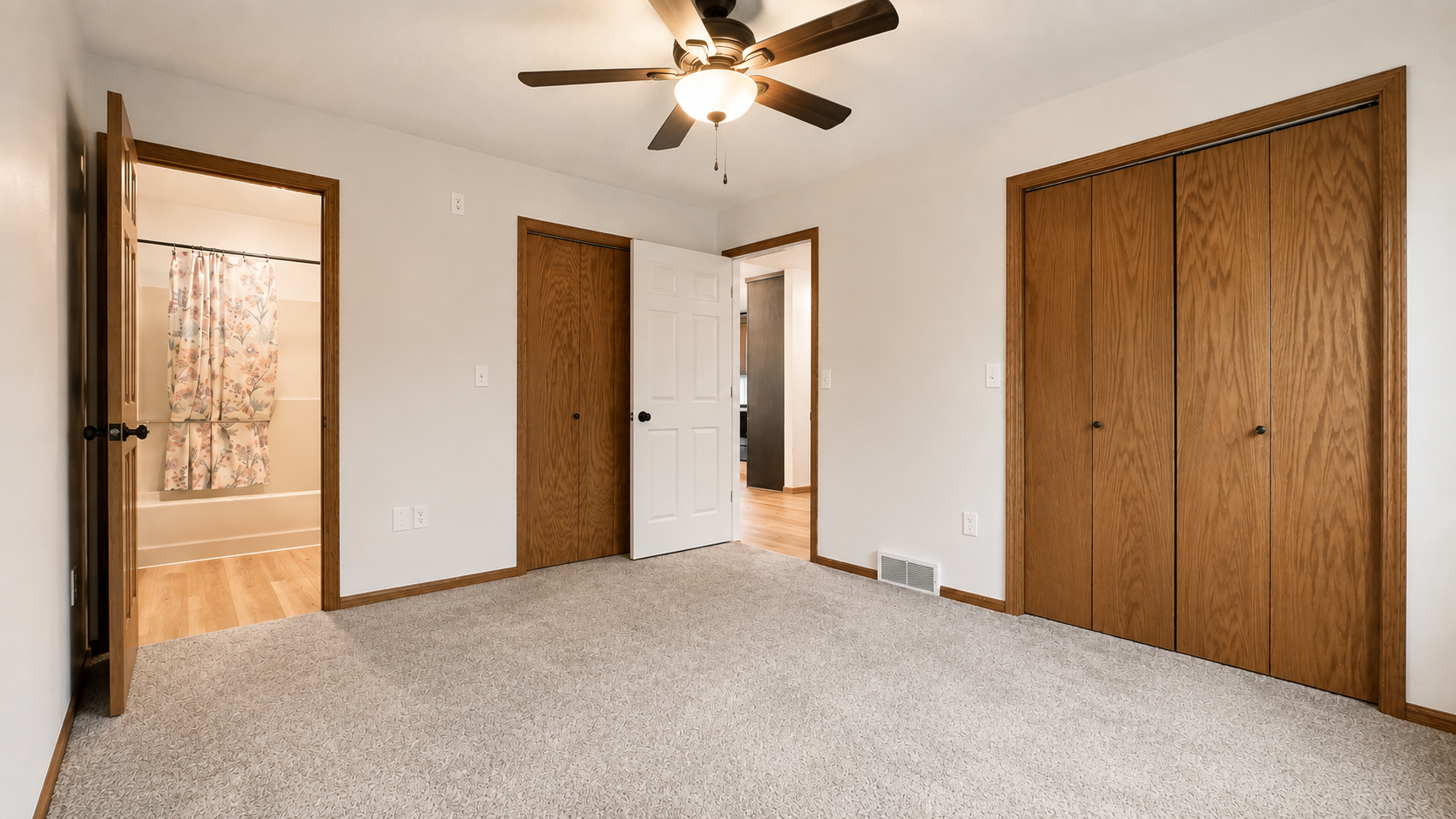 Primary BR 1 w walk-thru bath