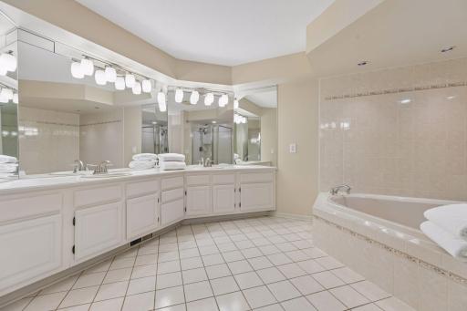 9440 Abigail Court, Inver Grove Heights, MN 55077