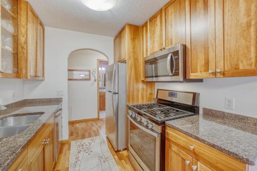 7340 York Ave S Unit 208 - Web Quality - 013 - 13 Kitchen.jpg