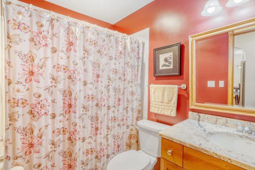 7340 York Ave S Unit 208 - Web Quality - 023 - 23 Bathroom.jpg