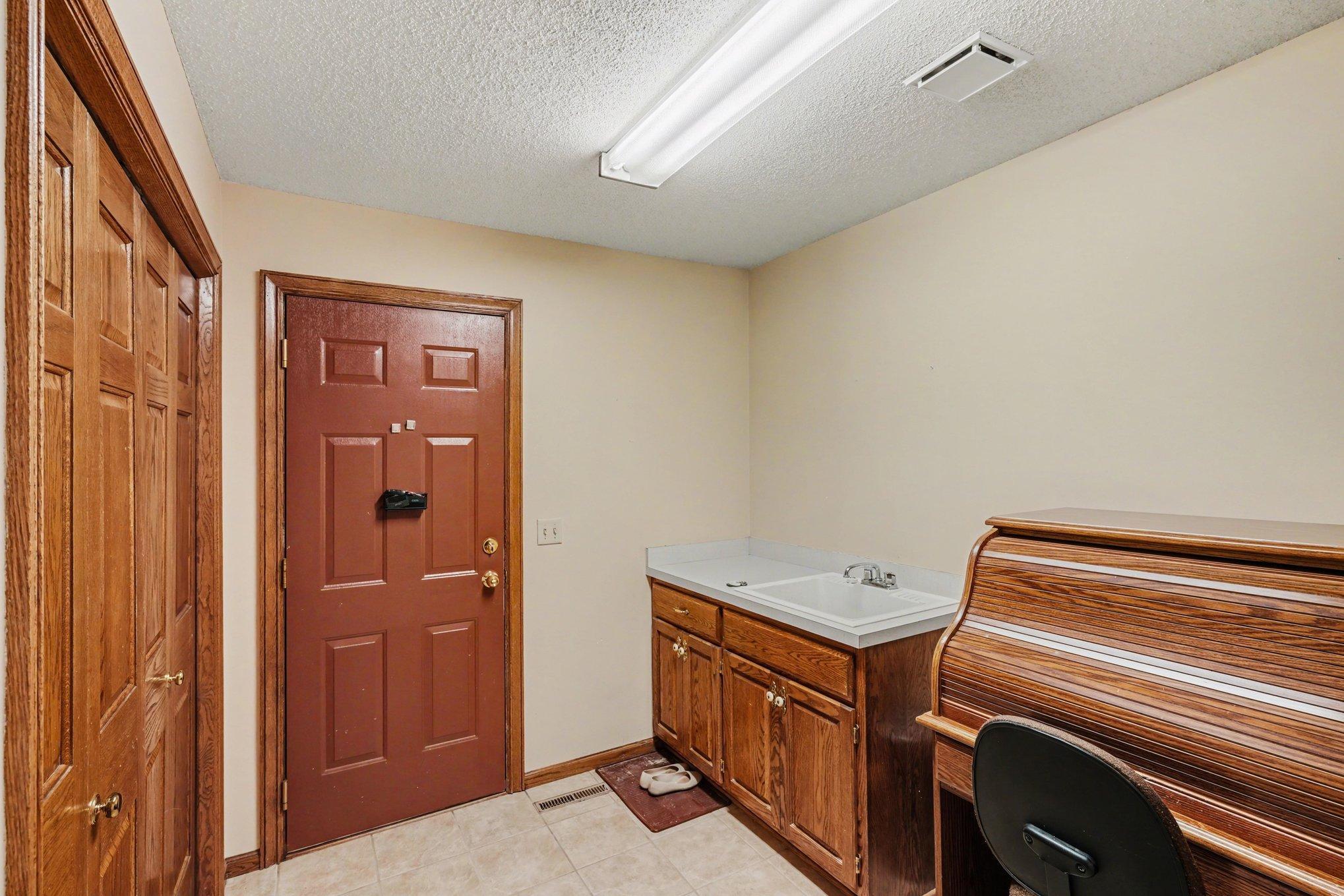 Main Level Laundry-Mud Room.jpg