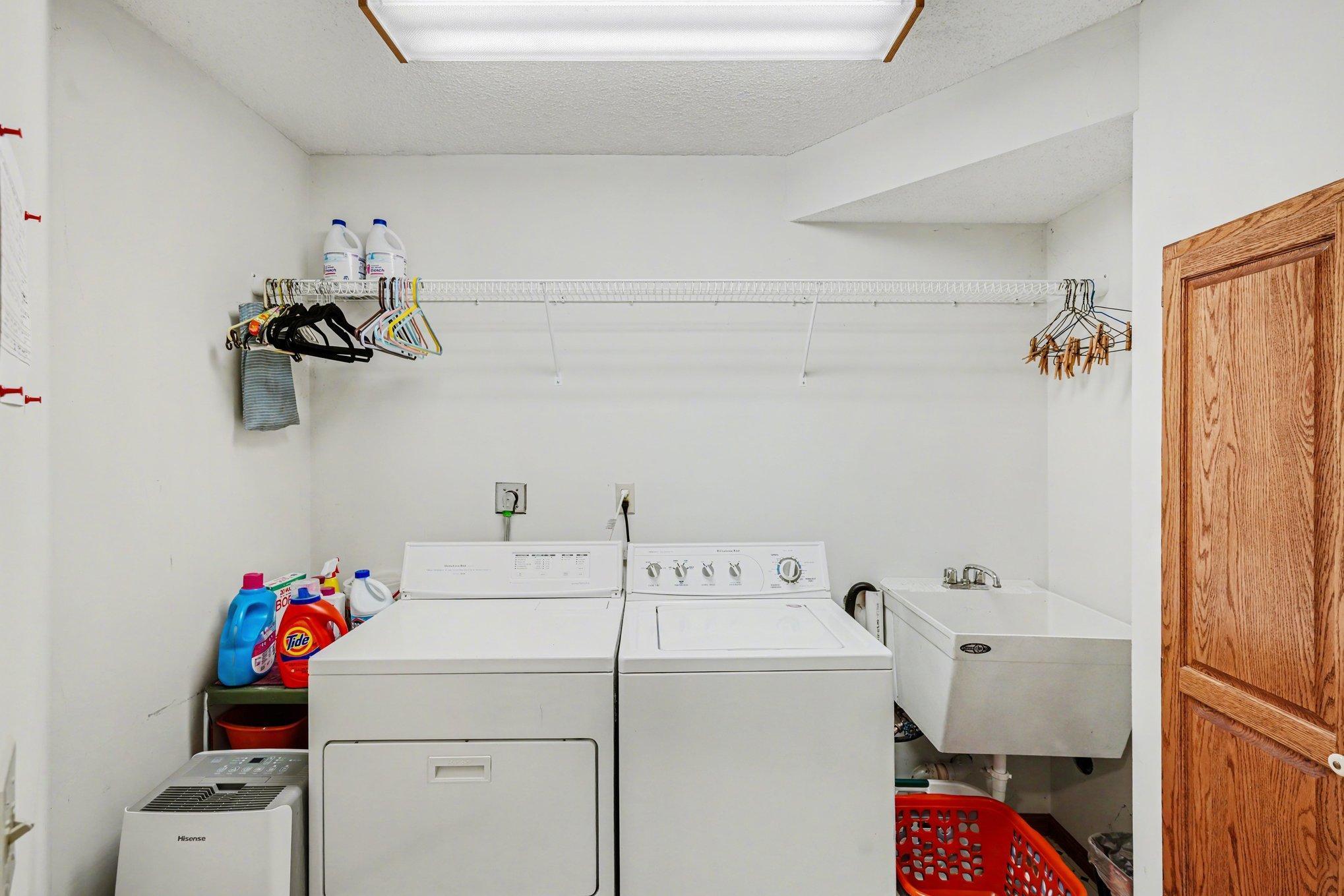 Lower Level Laundry.jpg