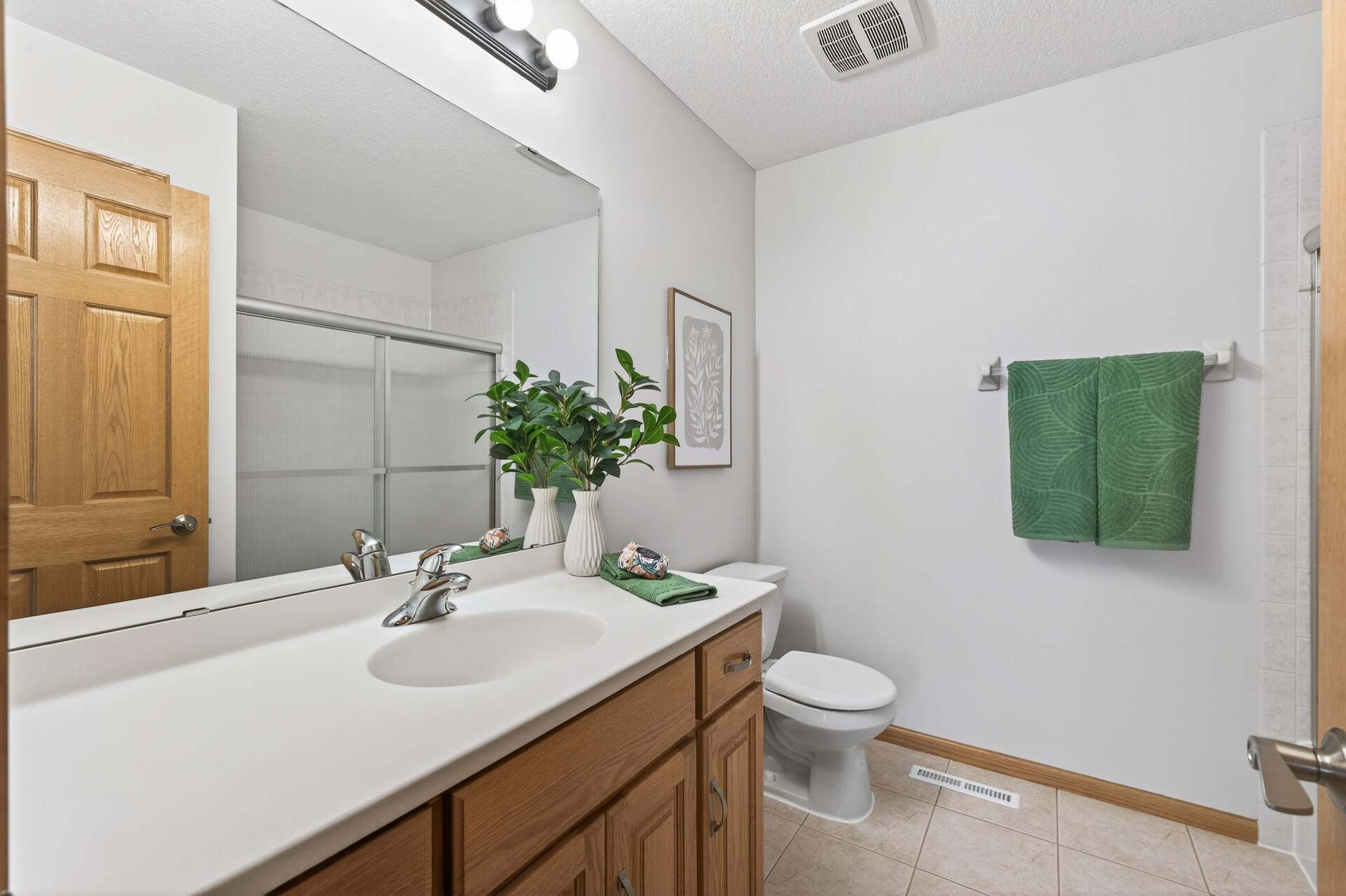 Full upper level bath offer, space, storage and comfort.