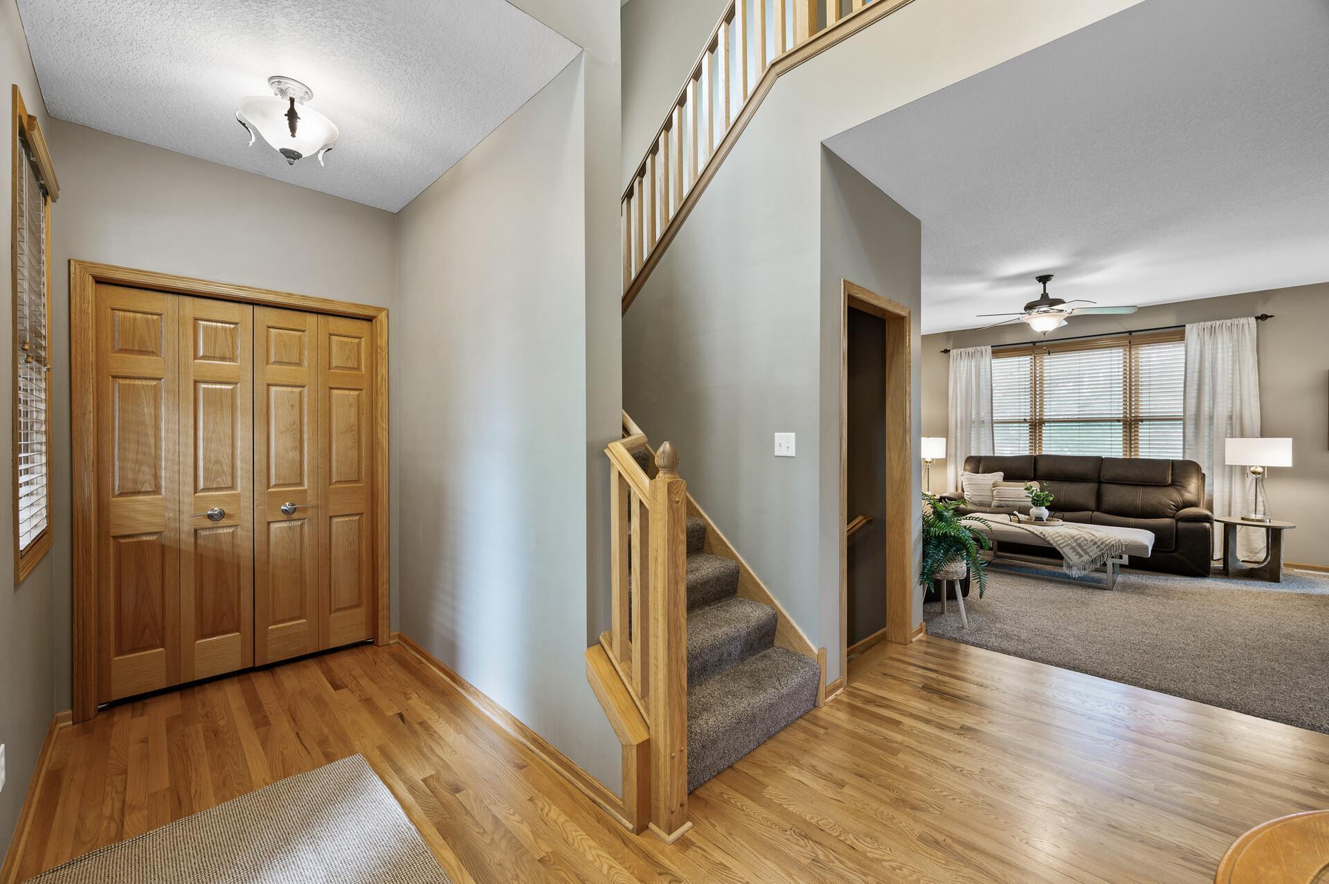 Welcome home. When you enter you will notice the large closet, beautiful natural sunlight and stunning hardwood floors.