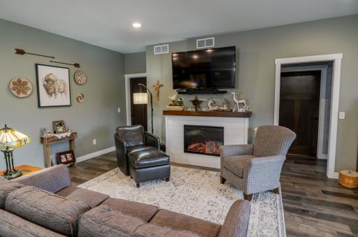 1922 Sandstone Loop S, Sartell, MN 56377