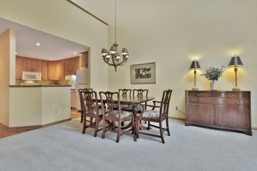6861 W 82nd Street, Bloomington, MN 55438