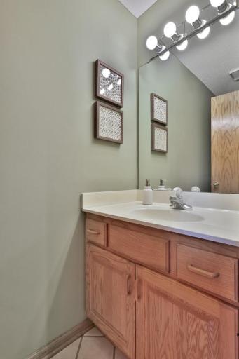 6861 W 82nd Street, Bloomington, MN 55438