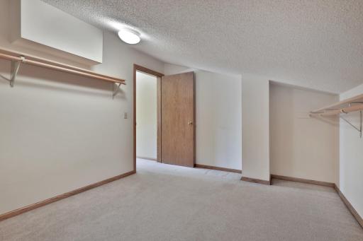 6861 W 82nd Street, Bloomington, MN 55438