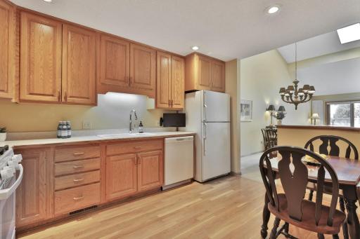 6861 W 82nd Street, Bloomington, MN 55438