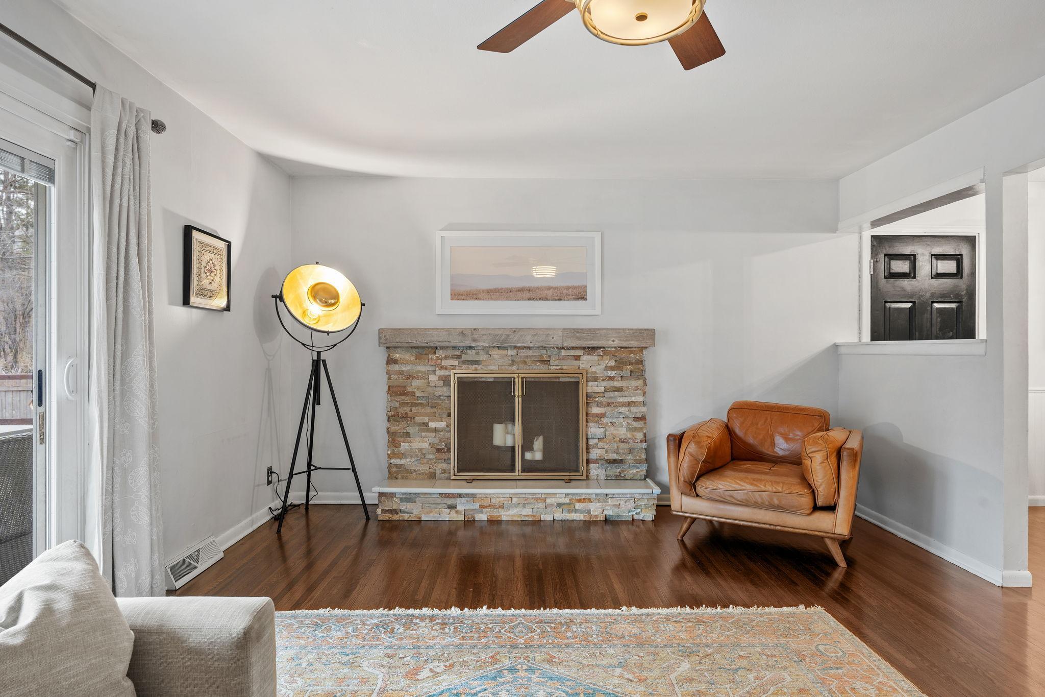 24-web-or-mls-16100 Temple Dr-24.jpg