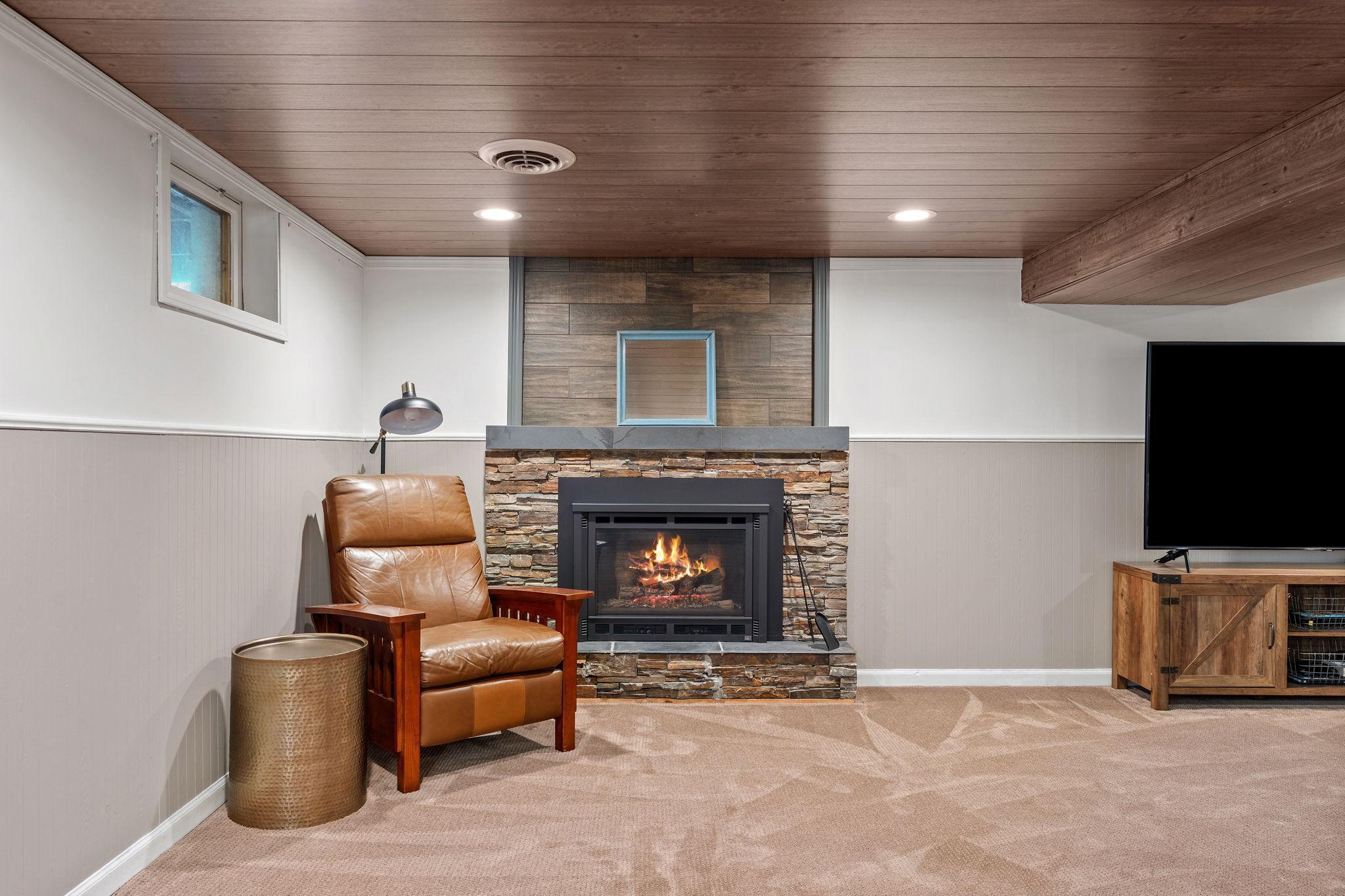 45-web-or-mls-16100 Temple Dr-45.jpg