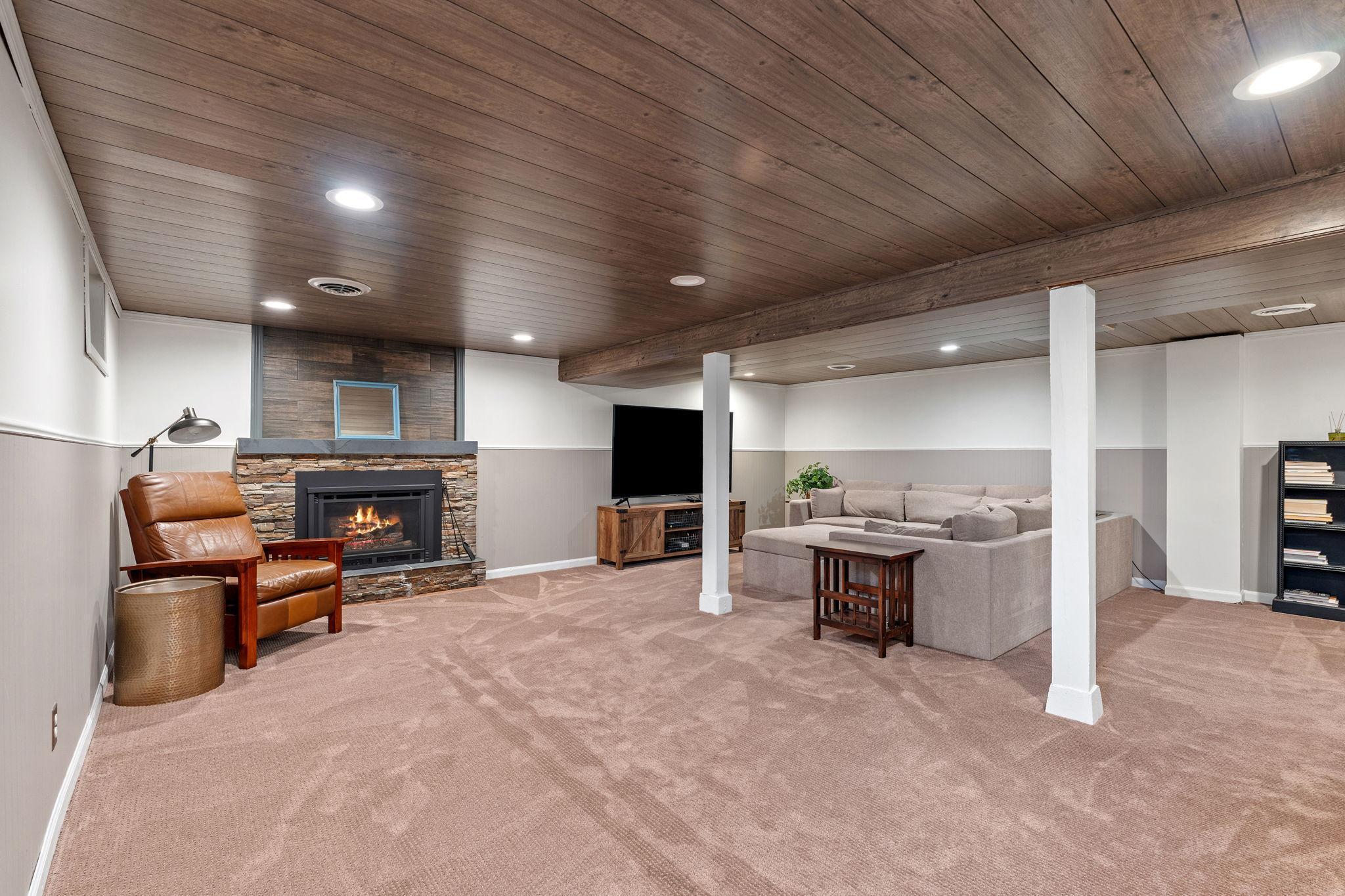 44-web-or-mls-16100 Temple Dr-44.jpg