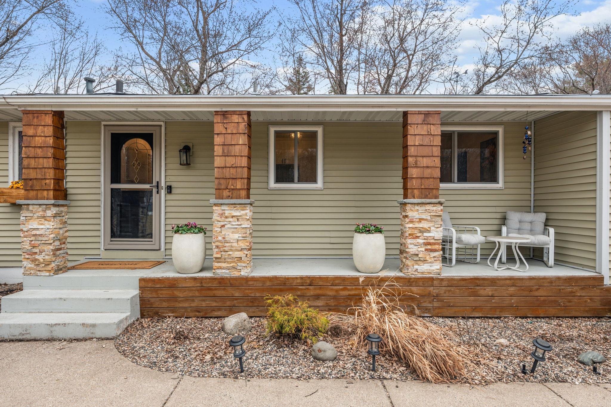 2-web-or-mls-16100 Temple Dr-2.jpg