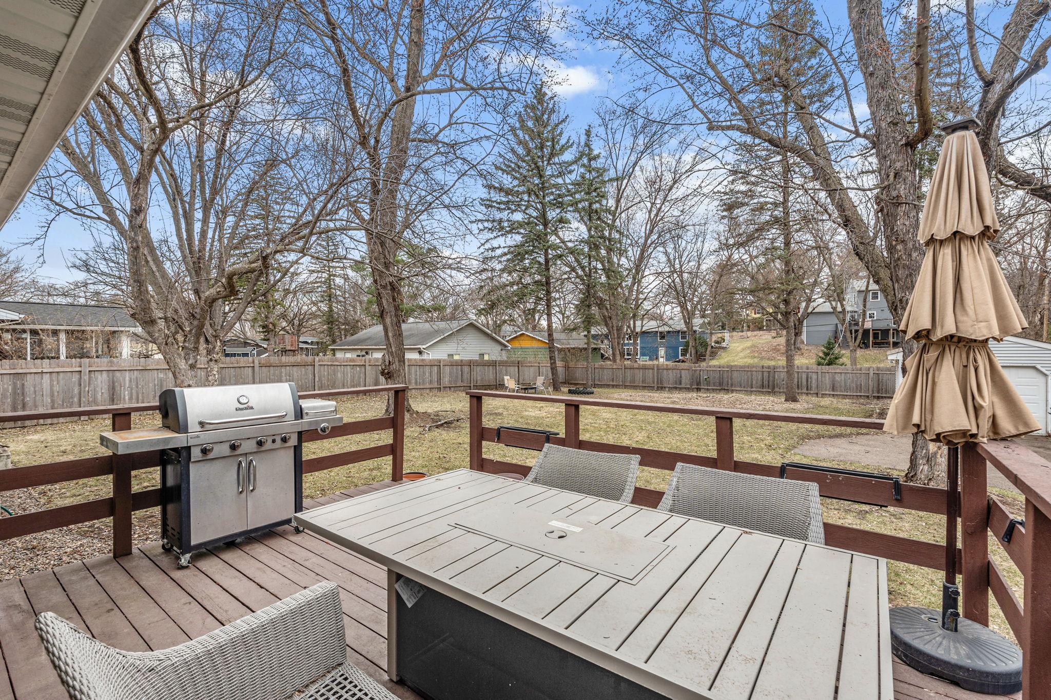 11-web-or-mls-16100 Temple Dr-11.jpg