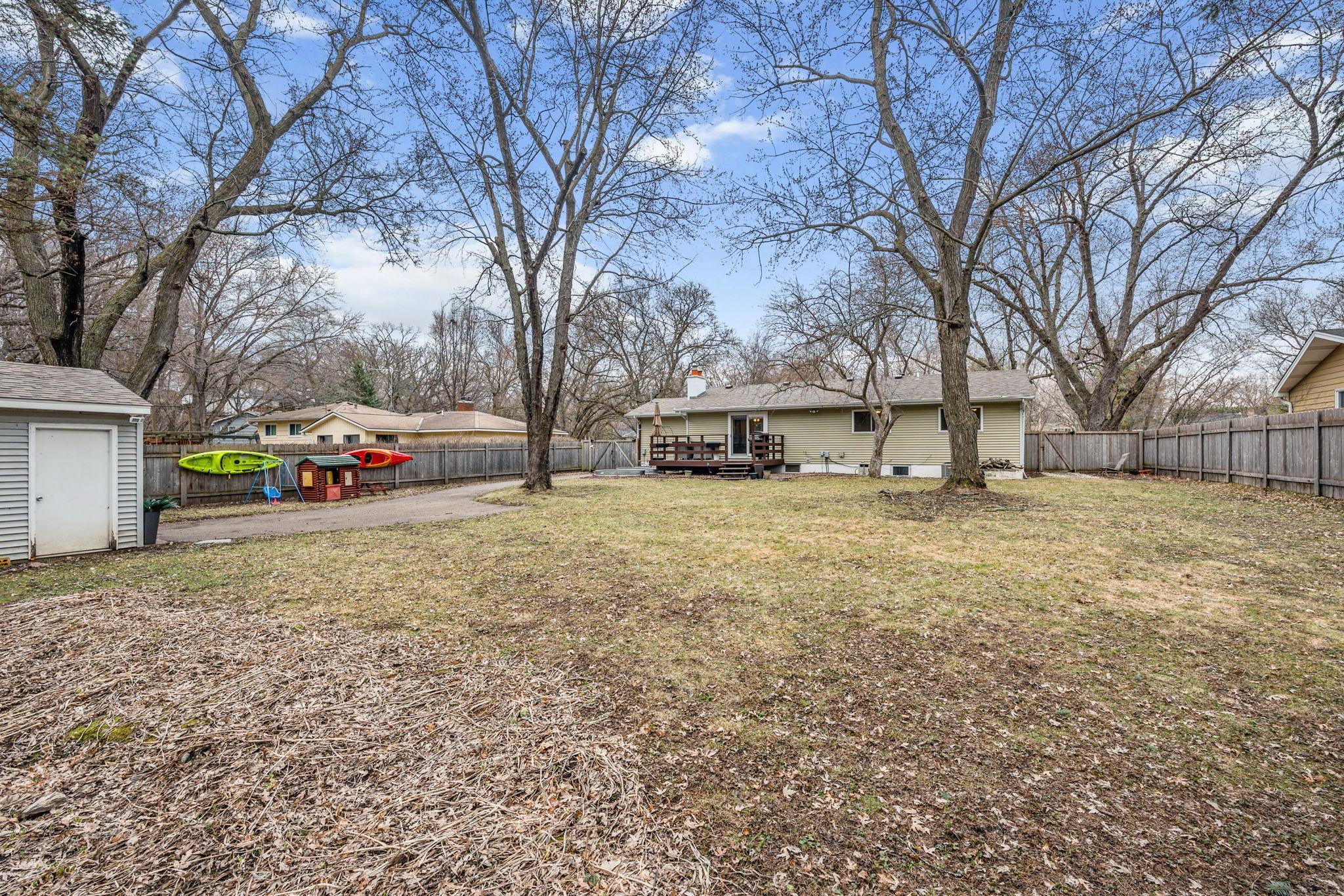 9-web-or-mls-16100 Temple Dr-9.jpg