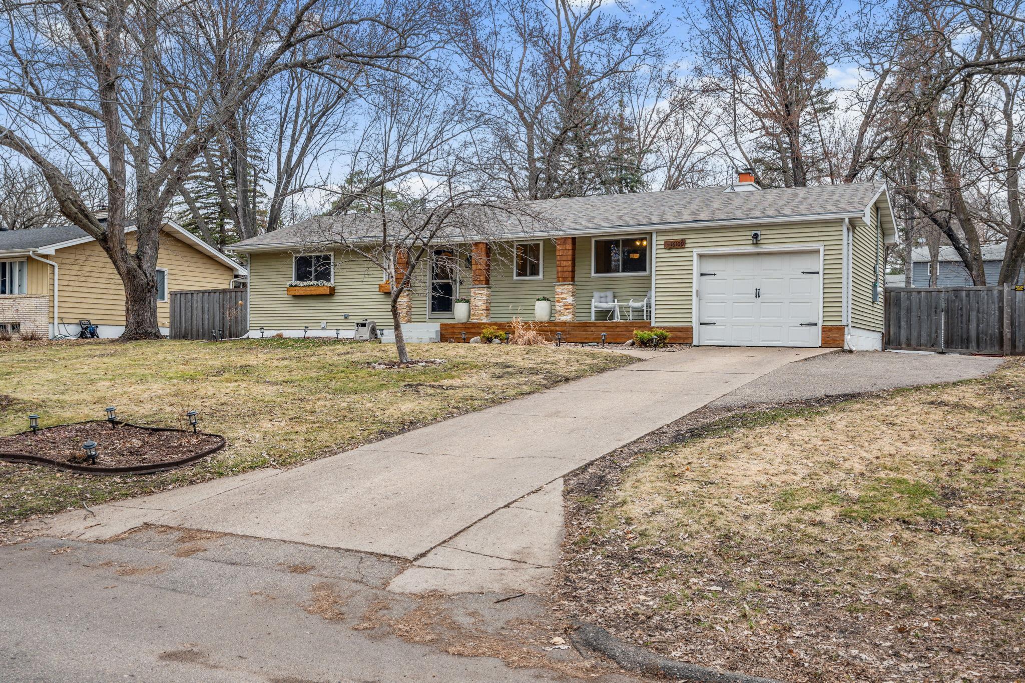 3-web-or-mls-16100 Temple Dr-3.jpg