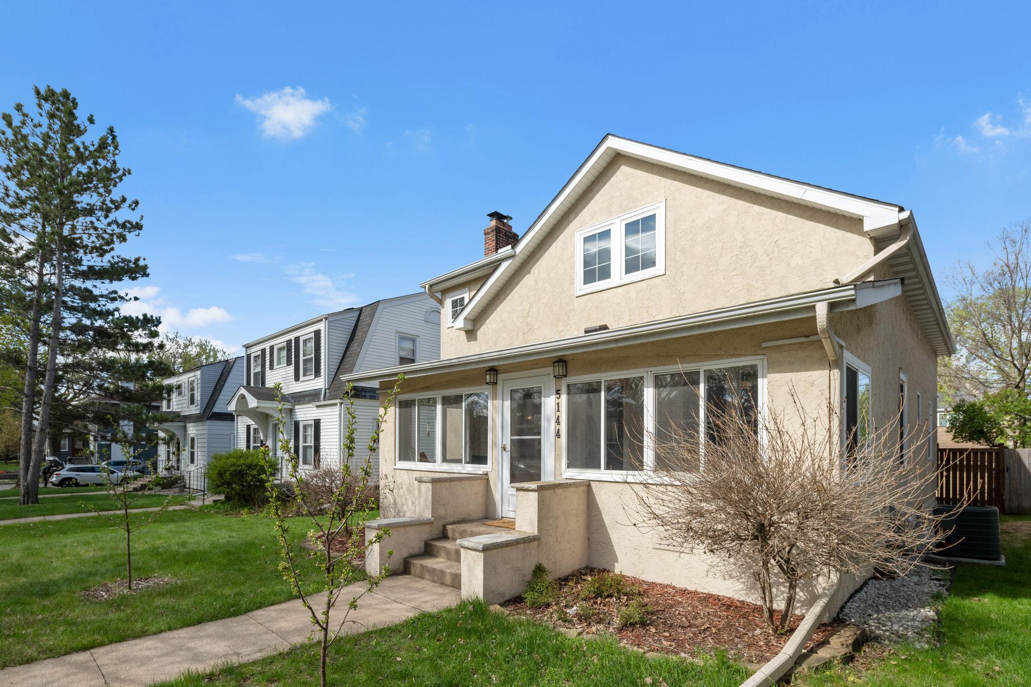 2-web-or-mls-5144-york-ave-s.jpg