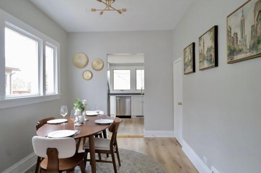 2011 2nd Avenue N, Minneapolis, MN 55405