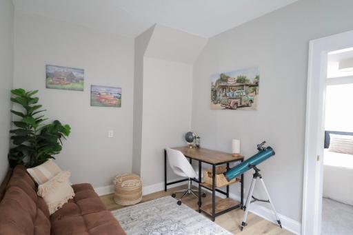 2011 2nd Avenue N, Minneapolis, MN 55405