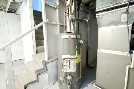 2011 2nd Avenue N, Minneapolis, MN 55405