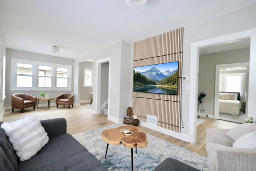 2011 2nd Avenue N, Minneapolis, MN 55405