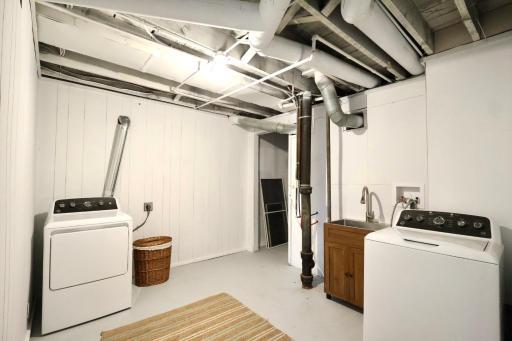 2011 2nd Avenue N, Minneapolis, MN 55405