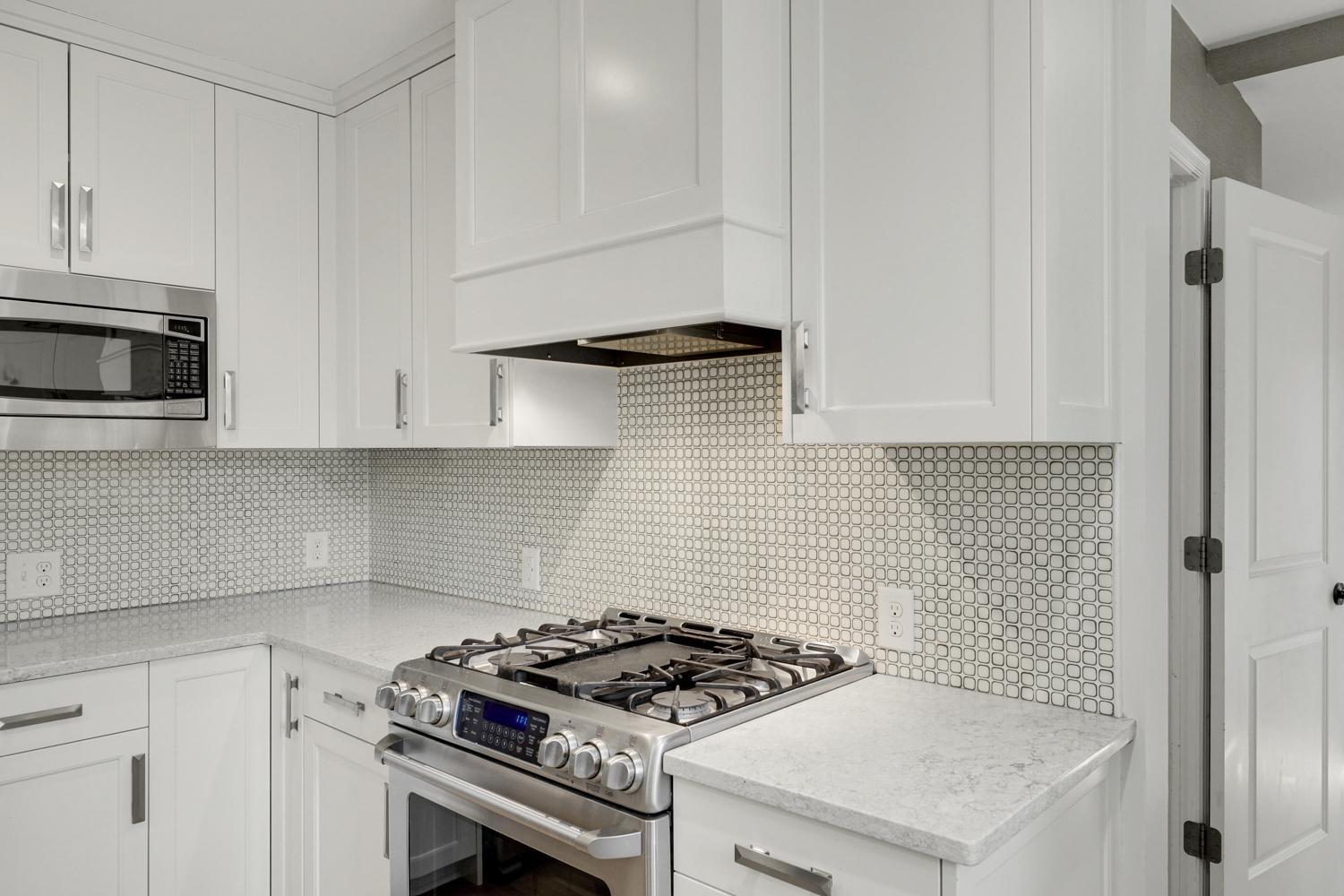 18 - Kitchen.jpg