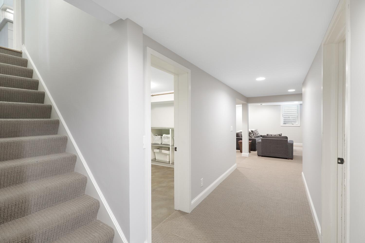 38 - Lower Level Hall Access.jpg