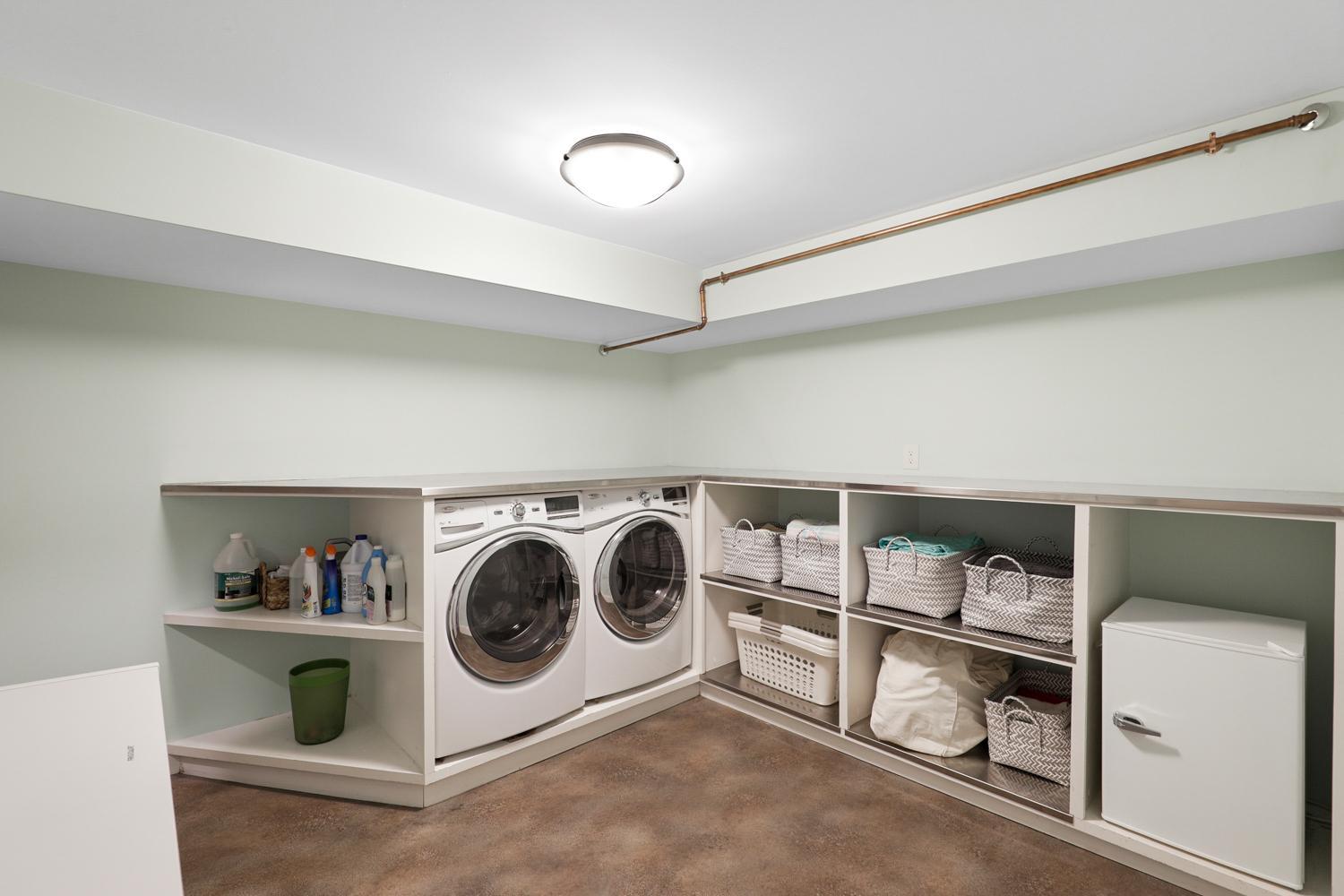 39 - Laundry Room.jpg