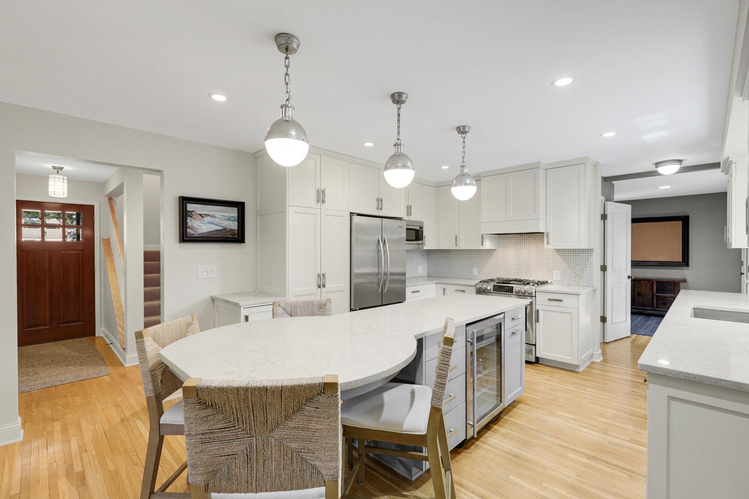 14a- Kitchen.jpg
