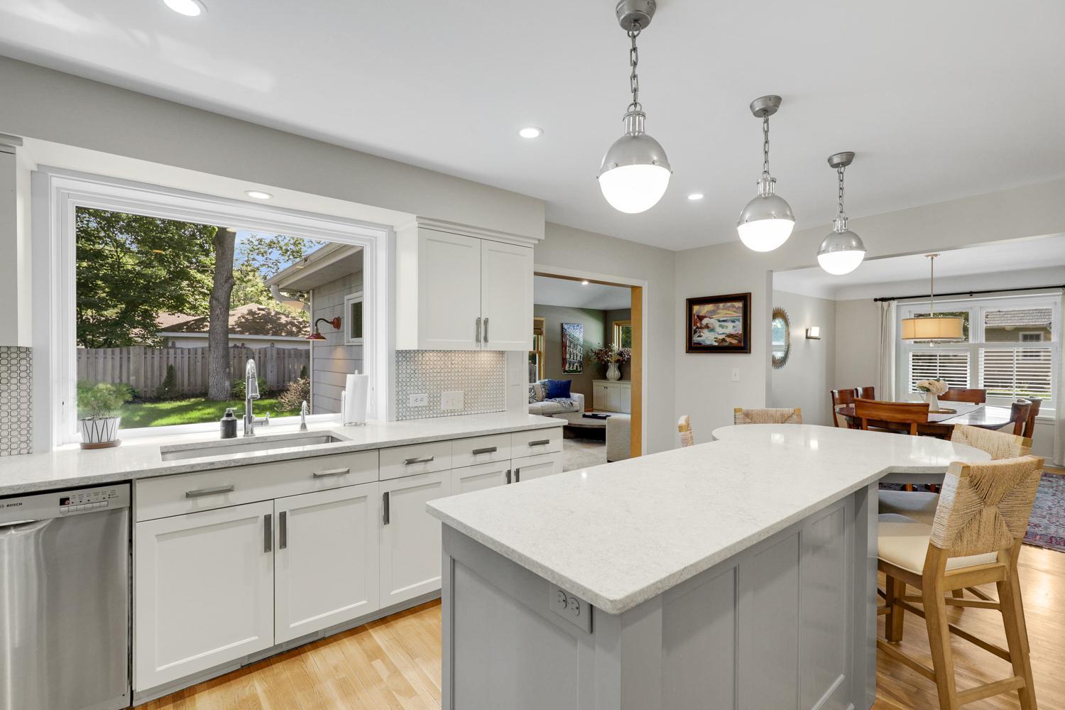 16 - Kitchen.jpg