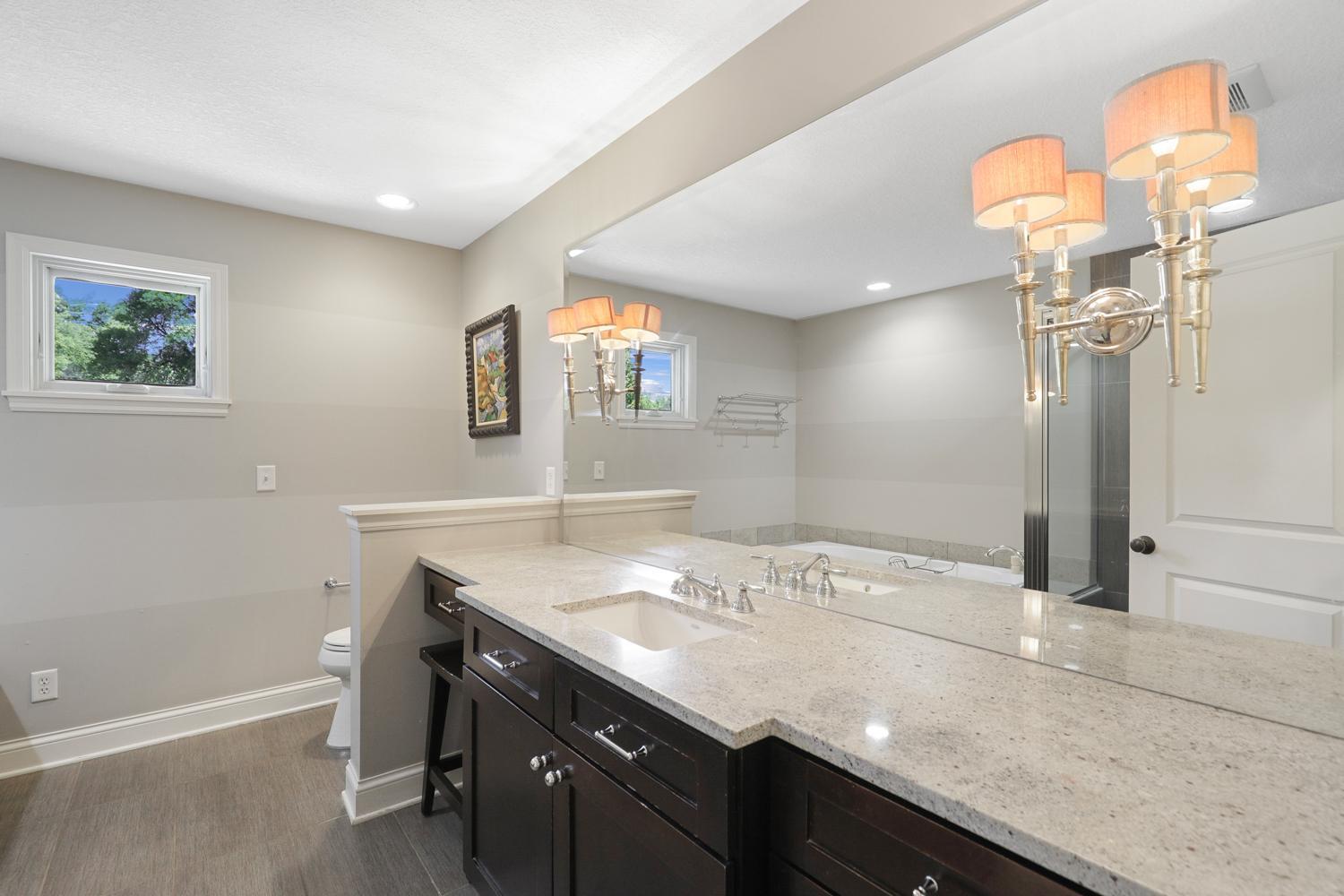 34 - Primary Private Full Bath.jpg