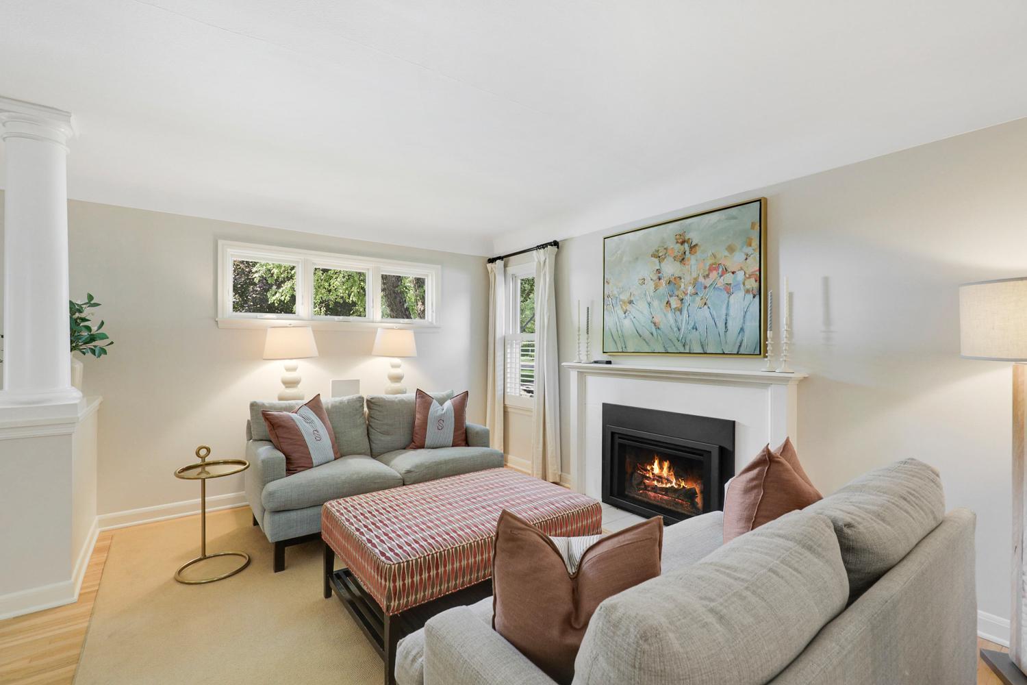 7 - Living Room.jpg
