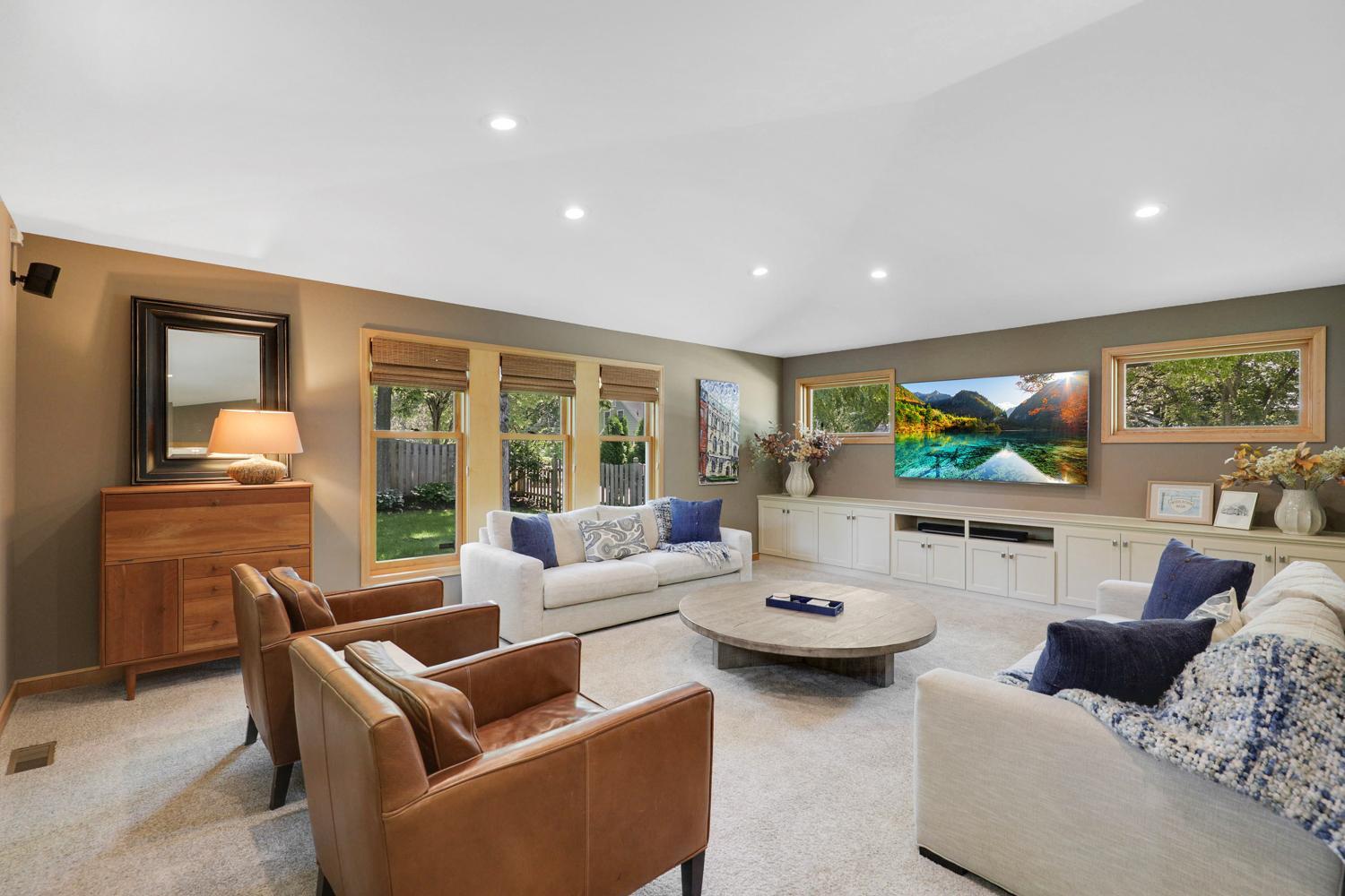 19 - Great Room.jpg